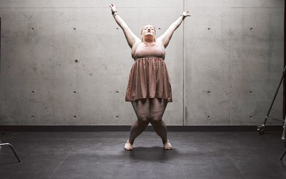 ทีมเต้นสาวพลัสไซส์ ทีมเต้นสาวพลัสไซส์