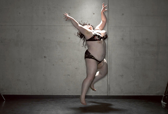 ทีมเต้นสาวพลัสไซส์ ทีมเต้นสาวพลัสไซส์