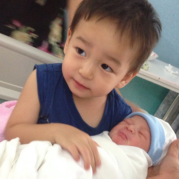 พลอย ชิดจันทร์ โชว์ภาพลูก ๆ ลงอินสตาแกรม