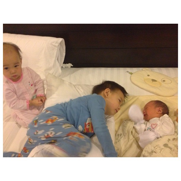 พลอย ชิดจันทร์ โชว์ภาพลูก ๆ ลงอินสตาแกรม พลอย ชิดจันทร์ โชว์ภาพลูก ๆ ลงอินสตาแกรม