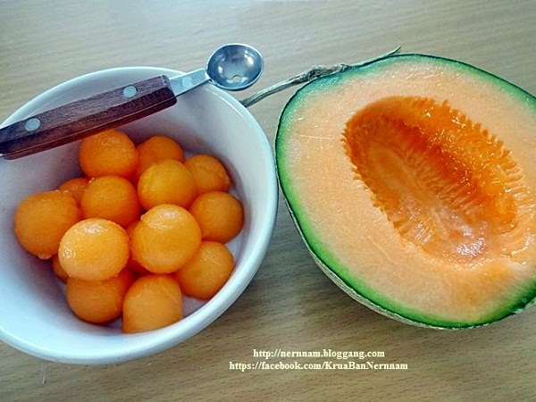 สาคูแคนตาลูปนมสด ขนมไทยหวานหอมเย็นชื่นใจ สาคูแคนตาลูปนมสด ขนมไทยหวานหอมเย็นชื่นใจ