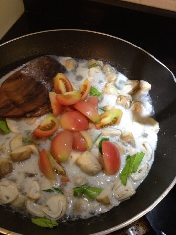ต้มข่าไก่ ทำง่าย ๆ ใน 3 ขั้นตอน ต้มข่าไก่ ทำง่าย ๆ ใน 3 ขั้นตอน