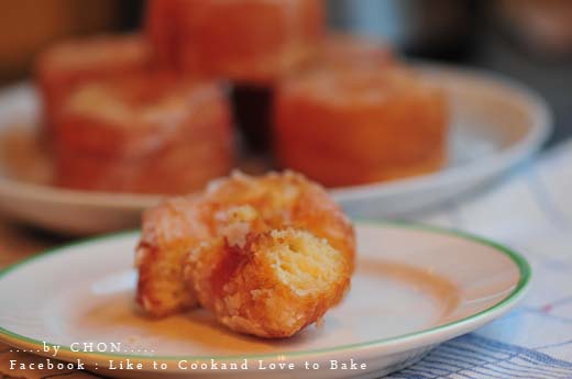 Cronuts ขนมโดนัทครัวซองต์ หวานกรอบอร่อย Cronuts ขนมโดนัทครัวซองต์ หวานกรอบอร่อย