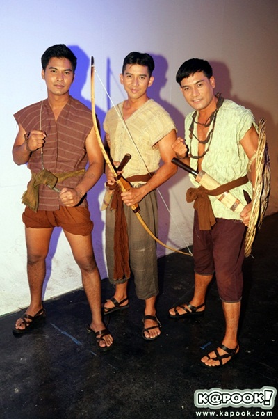 อ๋อม ไมค์ ปุ๊กลุ๊ก นาว นำทีมบวงสรวงละคร อตีตา อ๋อม ไมค์ ปุ๊กลุ๊ก นาว นำทีมบวงสรวงละคร อตีตา