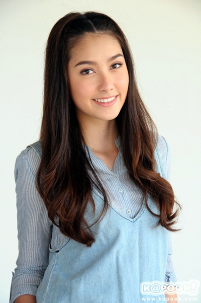 อ๋อม ไมค์ ปุ๊กลุ๊ก นาว นำทีมบวงสรวงละคร อตีตา อ๋อม ไมค์ ปุ๊กลุ๊ก นาว นำทีมบวงสรวงละคร อตีตา