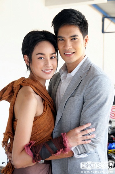 อ๋อม ไมค์ ปุ๊กลุ๊ก นาว นำทีมบวงสรวงละคร อตีตา อ๋อม ไมค์ ปุ๊กลุ๊ก นาว นำทีมบวงสรวงละคร อตีตา