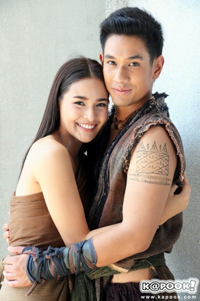 อ๋อม ไมค์ ปุ๊กลุ๊ก นาว นำทีมบวงสรวงละคร อตีตา อ๋อม ไมค์ ปุ๊กลุ๊ก นาว นำทีมบวงสรวงละคร อตีตา