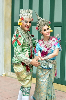 ศรราม-เปาวลี นำทีมนักแสดงบวงสรวง ละครลิเก๊ลิเก  ศรราม-เปาวลี นำทีมนักแสดงบวงสรวง ละครลิเก๊ลิเก