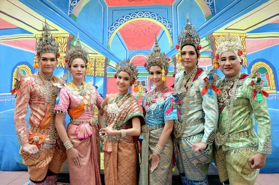 ศรราม-เปาวลี นำทีมนักแสดงบวงสรวง ละครลิเก๊ลิเก   ศรราม-เปาวลี นำทีมนักแสดงบวงสรวง ละครลิเก๊ลิเก