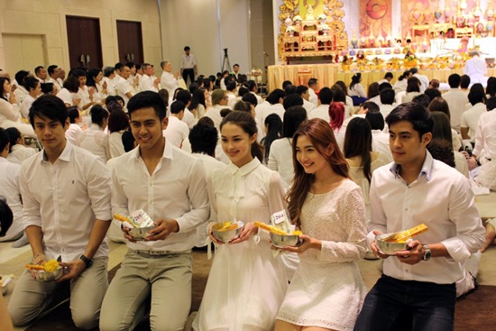 ช่อง 3 จัดพิธีครอบครูประจำปี 57 ดารานักแสดงเข้าร่วมพิธีคับคั่ง ช่อง 3 จัดพิธีครอบครูประจำปี 57 ดารานักแสดงเข้าร่วมพิธีคับคั่ง