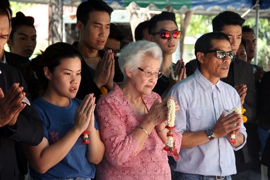 บวงสรวง สิงห์สี่แคว ละครภาคต่อ ชาติเจ้าพระยา ดาราร่วมงานคับคั่ง บวงสรวง สิงห์สี่แคว ละครภาคต่อ ชาติเจ้าพระยา ดาราร่วมงานคับคั่ง