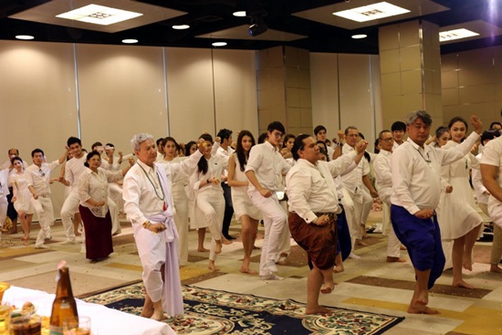 ช่อง 3 จัดพิธีครอบครูประจำปี 57 ดารานักแสดงเข้าร่วมพิธีคับคั่ง ช่อง 3 จัดพิธีครอบครูประจำปี 57 ดารานักแสดงเข้าร่วมพิธีคับคั่ง