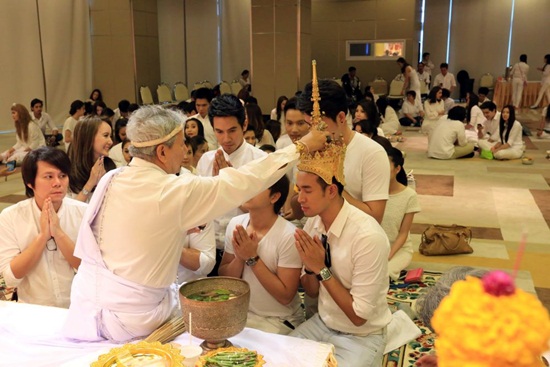 ช่อง 3 จัดพิธีครอบครูประจำปี 57 ดารานักแสดงเข้าร่วมพิธีคับคั่ง ช่อง 3 จัดพิธีครอบครูประจำปี 57 ดารานักแสดงเข้าร่วมพิธีคับคั่ง