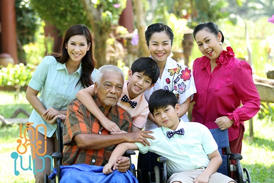 เด็กชายในเงา เด็กชายในเงา