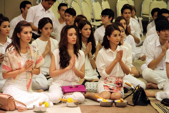 ช่อง 3 จัดพิธีครอบครูประจำปี 57 ดารานักแสดงเข้าร่วมพิธีคับคั่ง ช่อง 3 จัดพิธีครอบครูประจำปี 57 ดารานักแสดงเข้าร่วมพิธีคับคั่ง