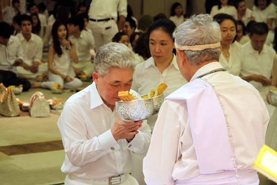ช่อง 3 จัดพิธีครอบครูประจำปี 57 ดารานักแสดงเข้าร่วมพิธีคับคั่ง ช่อง 3 จัดพิธีครอบครูประจำปี 57 ดารานักแสดงเข้าร่วมพิธีคับคั่ง