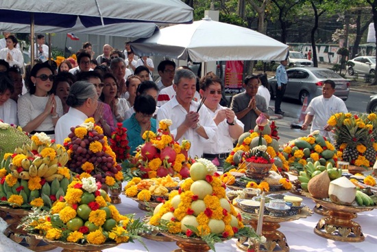 ช่อง 3 จัดพิธีครอบครูประจำปี 57 ดารานักแสดงเข้าร่วมพิธีคับคั่ง ช่อง 3 จัดพิธีครอบครูประจำปี 57 ดารานักแสดงเข้าร่วมพิธีคับคั่ง