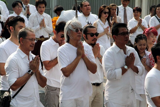 ช่อง 3 จัดพิธีครอบครูประจำปี 57 ดารานักแสดงเข้าร่วมพิธีคับคั่ง ช่อง 3 จัดพิธีครอบครูประจำปี 57 ดารานักแสดงเข้าร่วมพิธีคับคั่ง