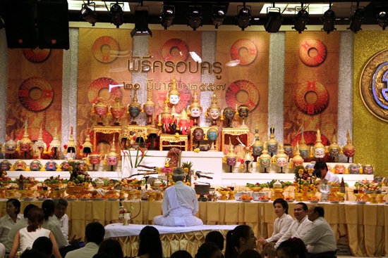 ช่อง 3 จัดพิธีครอบครูประจำปี 57 ดารานักแสดงเข้าร่วมพิธีคับคั่ง ช่อง 3 จัดพิธีครอบครูประจำปี 57 ดารานักแสดงเข้าร่วมพิธีคับคั่ง