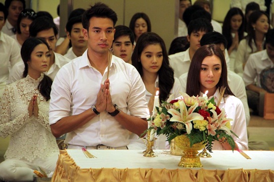 ช่อง 3 จัดพิธีครอบครูประจำปี 57 ดารานักแสดงเข้าร่วมพิธีคับคั่ง ช่อง 3 จัดพิธีครอบครูประจำปี 57 ดารานักแสดงเข้าร่วมพิธีคับคั่ง