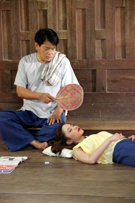 เรื่องย่อ ในม่านเมฆ เรื่องย่อ ในม่านเมฆ