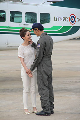 เรื่องย่อ ในม่านเมฆ เรื่องย่อ ในม่านเมฆ