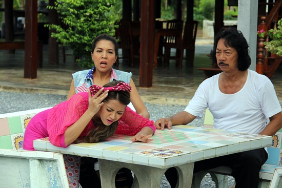 เรื่องย่อ ในม่านเมฆ เรื่องย่อ ในม่านเมฆ