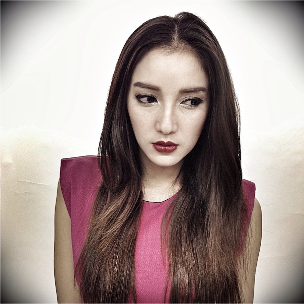 รอยรักหักเหลี่ยมตะวัน รอยรักหักเหลี่ยมตะวัน