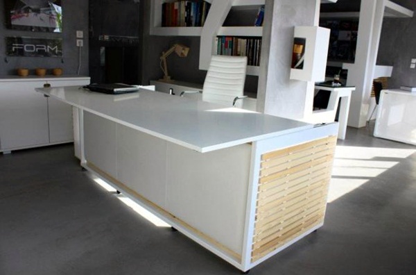 โต๊ะทำงานเจ๋ง ๆ เป็นเตียงนอนได้ในตัว