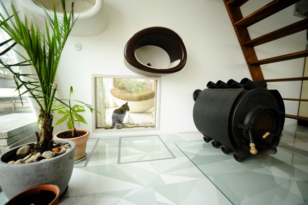 บ้านเรือชิล ๆ ลอยน้ำชมวิวแบบมินิมอลลักซ์ซูรี บ้านเรือชิล ๆ ลอยน้ำชมวิวแบบมินิมอลลักซ์ซูรี