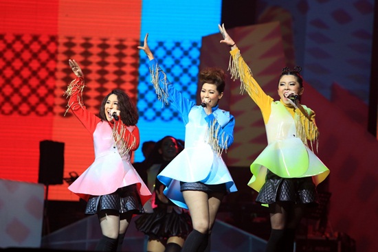 สามแยกปากหวาน ปล่อยของไม่มีกั๊ก ทิ้งทวนสงครามฮาครั้งสุดท้าย ! สามแยกปากหวาน ปล่อยของไม่มีกั๊ก ทิ้งทวนสงครามฮาครั้งสุดท้าย !