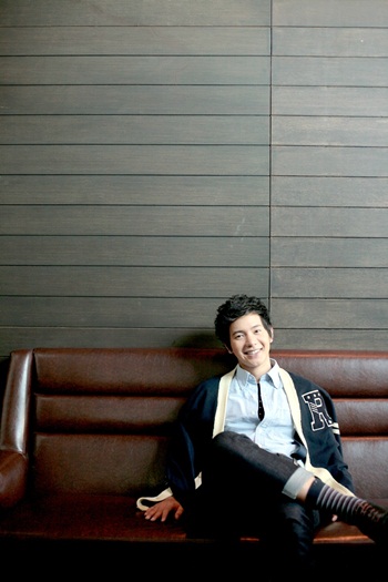 ไอซ์ ส่ง อยากโดนเป็นเจ้าของ ชวน โก๊ะตี๋-ยิปโซ เล่น MV ไอซ์ ส่ง อยากโดนเป็นเจ้าของ ชวน โก๊ะตี๋-ยิปโซ เล่น MV