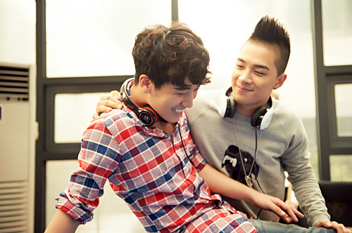 Taeyang เดินสายโปรโมทอัลบั้ม ปลื้ม เพลง Eyes Nose Lips กระแสดี Taeyang เดินสายโปรโมทอัลบั้ม ปลื้ม เพลง Eyes Nose Lips กระแสดี