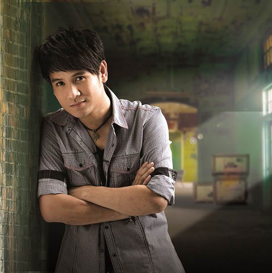 ไผ่ พงศธร ไผ่ พงศธร