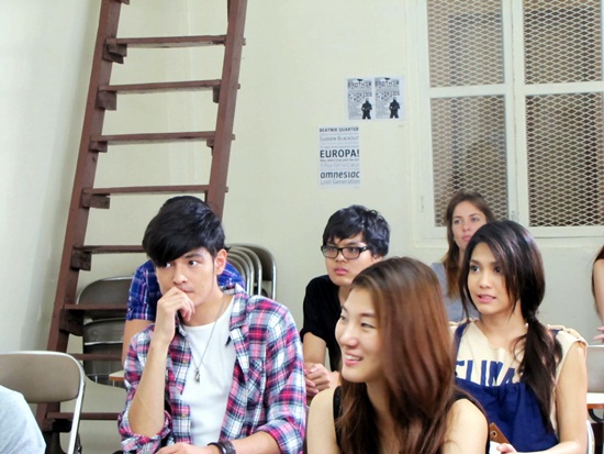 พั้นช์ วรกาญจน์ ควงหนุ่มลูกครึ่ง ถ่าย MV อธิบายไม่ถูกแต่รู้สึกดี พั้นช์ วรกาญจน์ ควงหนุ่มลูกครึ่ง ถ่าย MV อธิบายไม่ถูกแต่รู้สึกดี