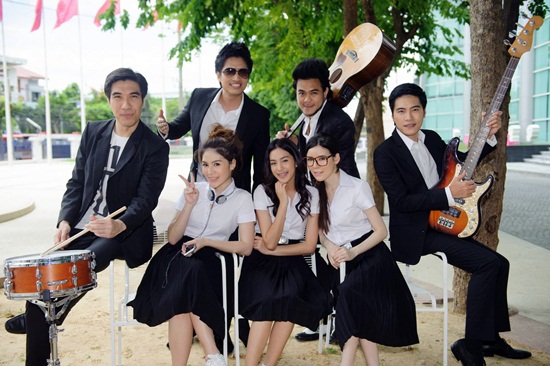 Jetseter ย้อนวัยนักศึกษา พร้อมดึง 3 เน็ตไอดอลถ่าย MV กว่าใคร Jetseter ย้อนวัยนักศึกษา พร้อมดึง 3 เน็ตไอดอลถ่าย MV กว่าใคร