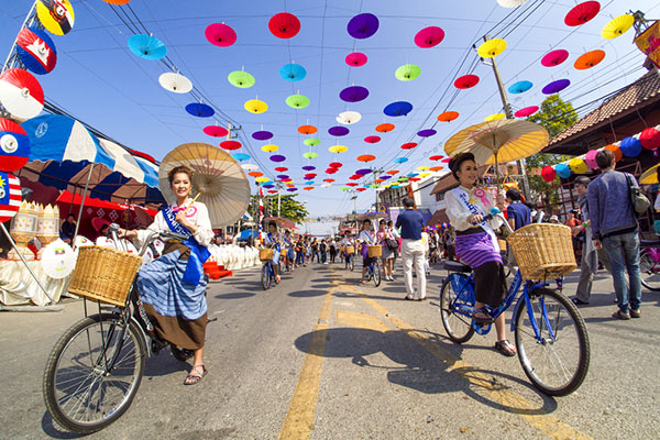 7 เทศกาลและประเพณีไทยน่าเที่ยว ที่ฝรั่งยกนิ้วให้ 7 เทศกาลและประเพณีไทยน่าเที่ยว ที่ฝรั่งยกนิ้วให้