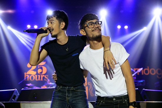 โมเดิร์นด็อก - 25 Hours แท็กทีมมันส์ เวทีคัฟเวอร์ไนท์ พลัส โมเดิร์นด็อก - 25 Hours แท็กทีมมันส์ เวทีคัฟเวอร์ไนท์ พลัส