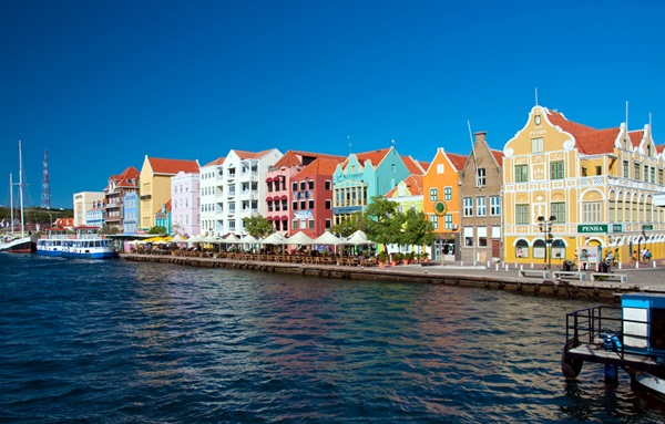 10 เมืองท่องเที่ยวที่มีสีสันและมีเสน่ห์ น่าไปเยือน 10 เมืองท่องเที่ยวที่มีสีสันและมีเสน่ห์ น่าไปเยือน