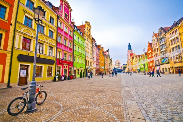 10 เมืองท่องเที่ยวที่มีสีสันและมีเสน่ห์ น่าไปเยือน 10 เมืองท่องเที่ยวที่มีสีสันและมีเสน่ห์ น่าไปเยือน