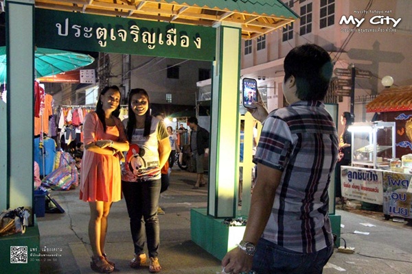 ถนนคนเดินเมืองแพร่ เสน่ห์เมืองเล็กที่หลายคนมองข้าม ถนนคนเดินเมืองแพร่ เสน่ห์เมืองเล็กที่หลายคนมองข้าม