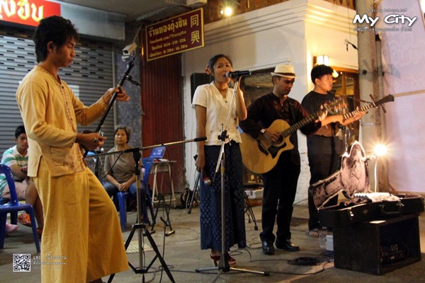 ถนนคนเดินเมืองแพร่ เสน่ห์เมืองเล็กที่หลายคนมองข้าม ถนนคนเดินเมืองแพร่ เสน่ห์เมืองเล็กที่หลายคนมองข้าม
