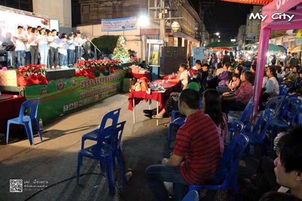 ถนนคนเดินเมืองแพร่ เสน่ห์เมืองเล็กที่หลายคนมองข้าม ถนนคนเดินเมืองแพร่ เสน่ห์เมืองเล็กที่หลายคนมองข้าม