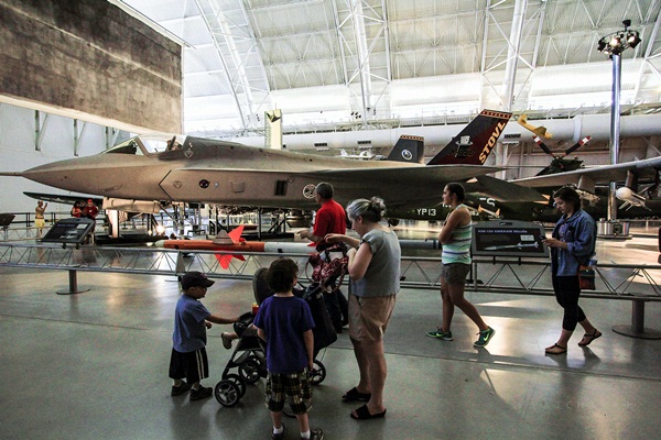 พาเที่ยว Steven F. Udvar-Hazy Center พิพิธภัณฑ์การบินและอวกาศ พาเที่ยว Steven F. Udvar-Hazy Center พิพิธภัณฑ์การบินและอวกาศ
