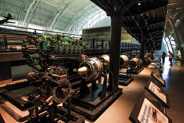 พาเที่ยว Steven F. Udvar-Hazy Center พิพิธภัณฑ์การบินและอวกาศ พาเที่ยว Steven F. Udvar-Hazy Center พิพิธภัณฑ์การบินและอวกาศ