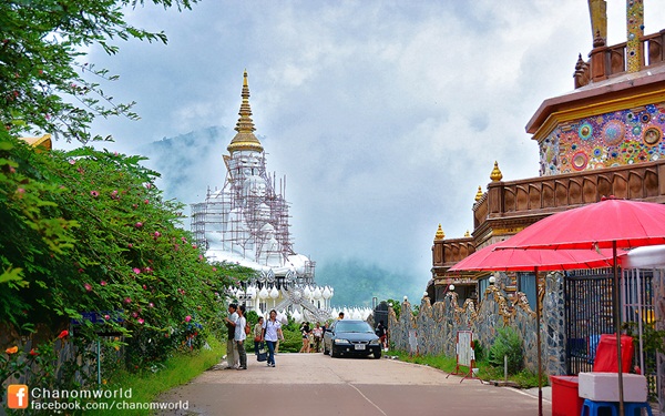 เมื่อสายหมอกโอบกอดขุนเขา @ ภูทับเบิก ในฤดูฝน เมื่อสายหมอกโอบกอดขุนเขา @ ภูทับเบิก ในฤดูฝน