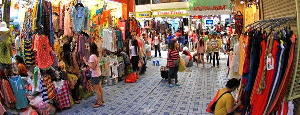 ตะลุย 5 ตลาดเด็ดในกรุงเทพฯ ที่ขาช้อปไม่ควรพลาด ตะลุย 5 ตลาดเด็ดในกรุงเทพฯ ที่ขาช้อปไม่ควรพลาด