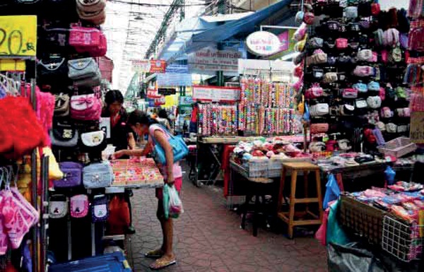 ตะลุย 5 ตลาดเด็ดในกรุงเทพฯ ที่ขาช้อปไม่ควรพลาด ตะลุย 5 ตลาดเด็ดในกรุงเทพฯ ที่ขาช้อปไม่ควรพลาด
