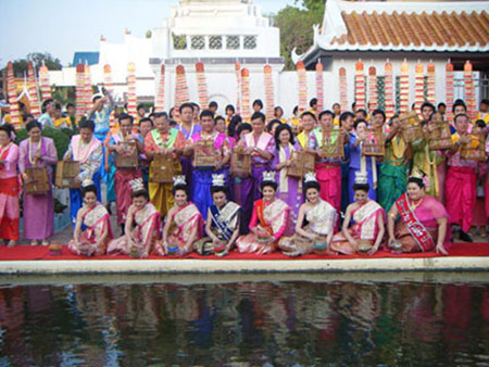 งานประเพณีสงกรานต์พระประแดง 2557 วันที่ 18-20 เม.ย. งานประเพณีสงกรานต์พระประแดง 2557 วันที่ 18-20 เม.ย.
