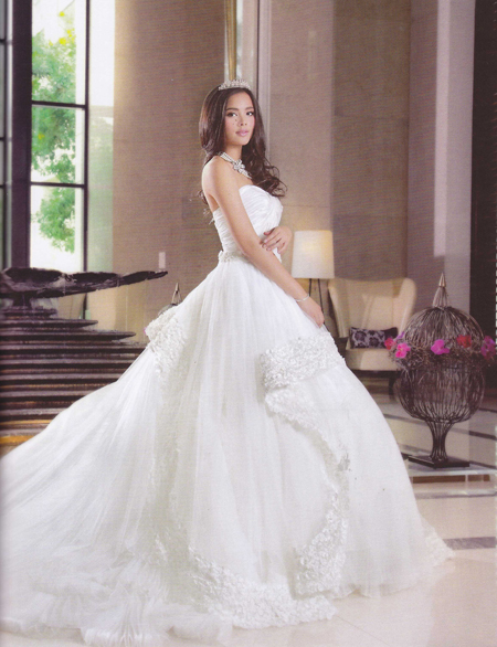 ญาญ่า อุรัสยา ในชุดแต่งงานแสนหวาน